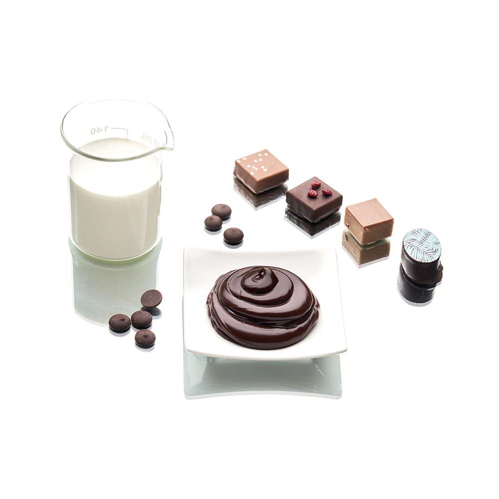 Roboqbo emulguje, šlehá, míchá, vaří.